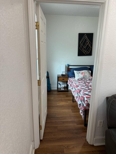 bedroom entrance - 670 NW Treemont Ave