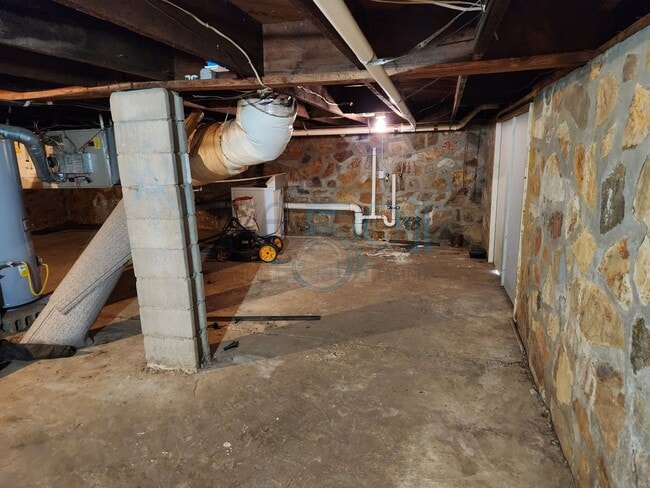 Building Photo - Ready For Showings! Great Find In North Little Rock