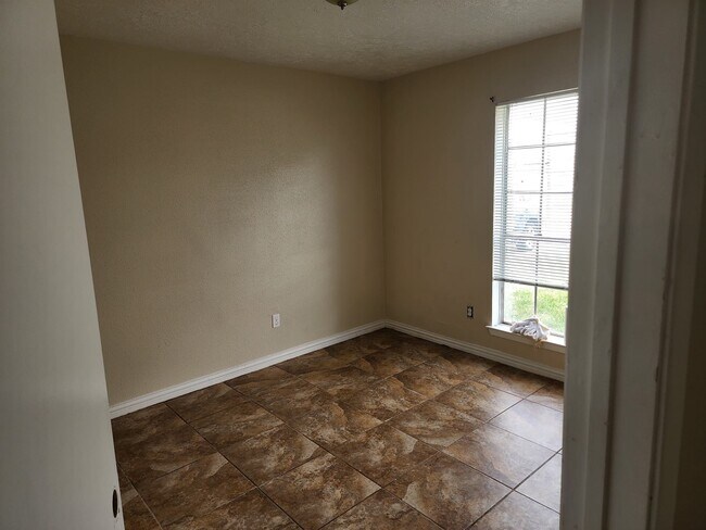 Building Photo - 715 Beechbend Dr