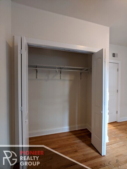 Building Photo - 4032 N Ashland Ave