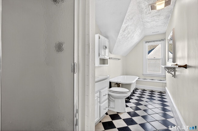 Building Photo - 339 Willow St