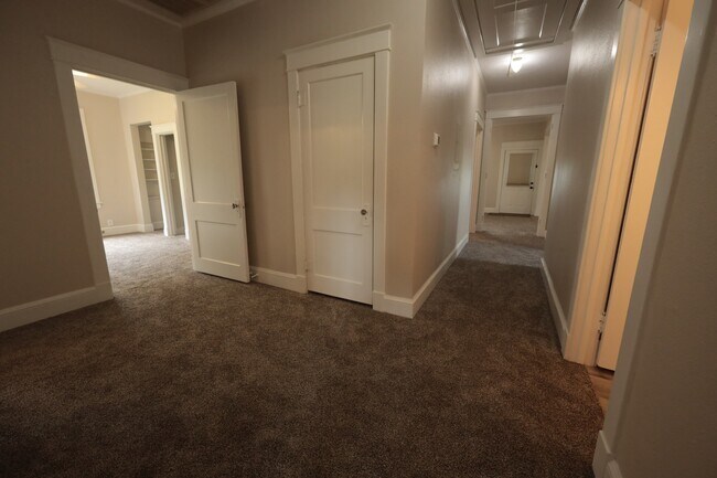 Building Photo - 2389 CR 158