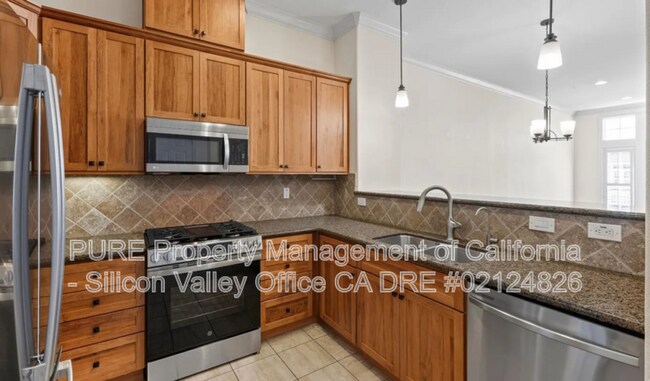 Building Photo - 2881 Meridian Ave
