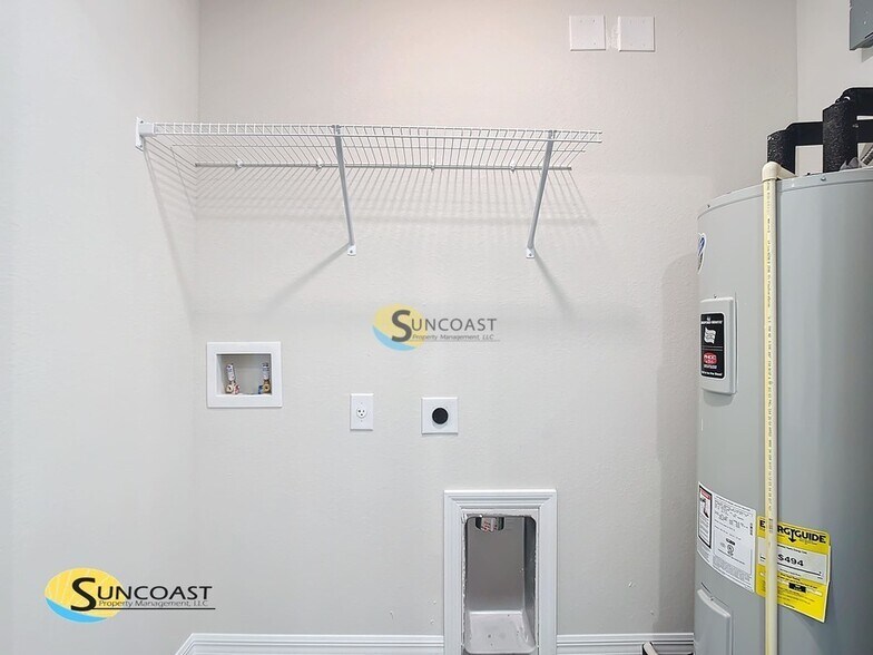 Building Photo - 10484 Pendleton Ave