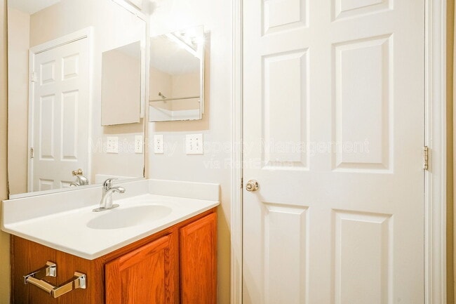 Building Photo - 2611 Ivory Run Way