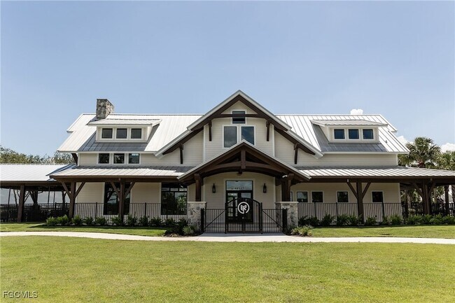 Building Photo - 15375 Grn Acrs Ave