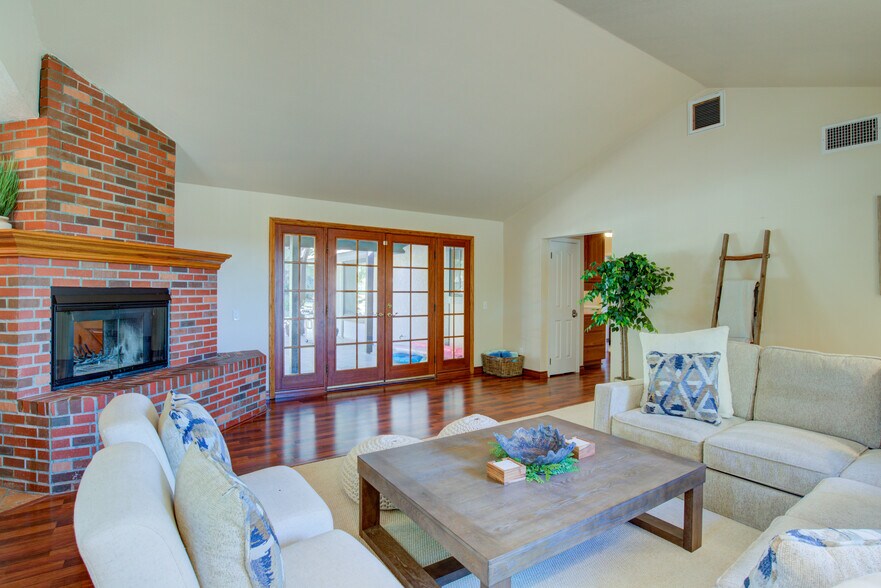 Building Photo - 33180 Vino Way