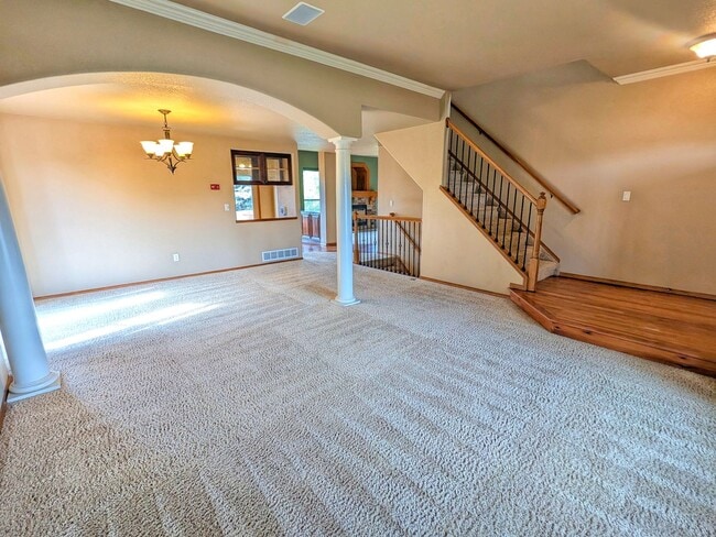 Building Photo - Gorgeous 5b 3b Single Family Home w/ a View