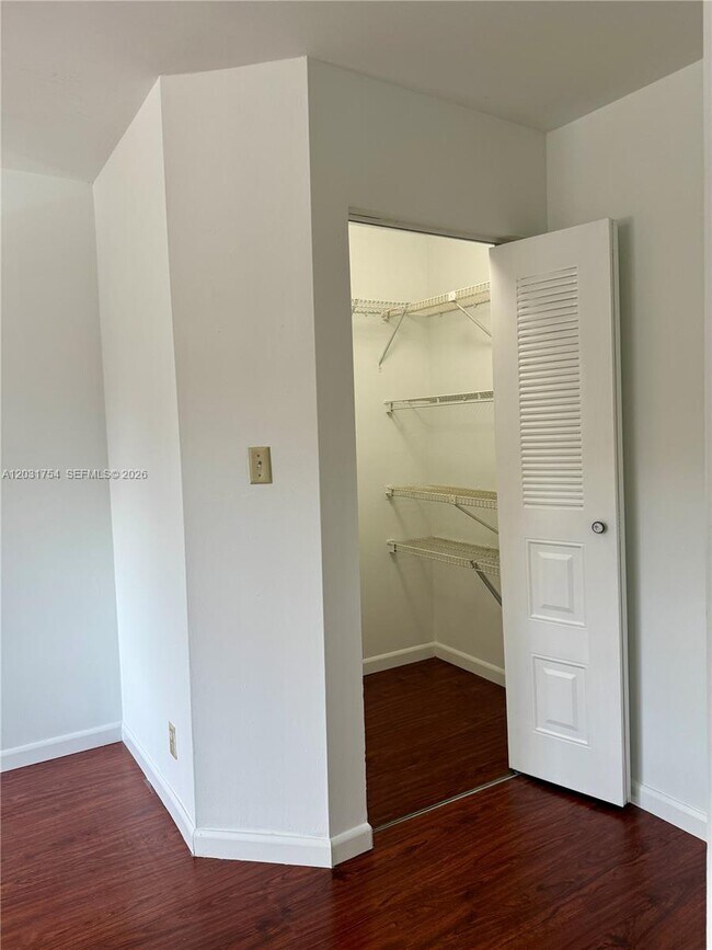 Building Photo - 9435 SW 140th Ct