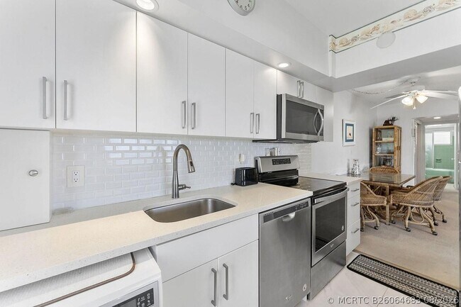 Building Photo - 1470 S Ocean Blvd