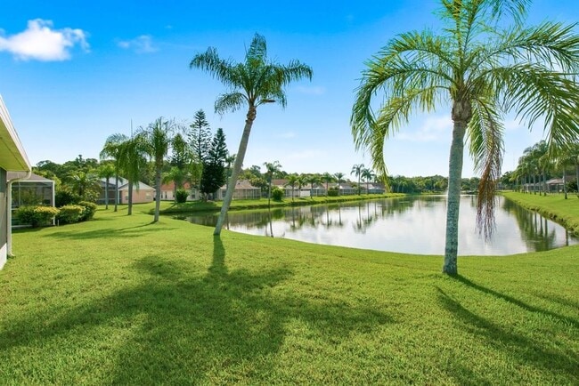 Building Photo - 349 Fountainview Cir
