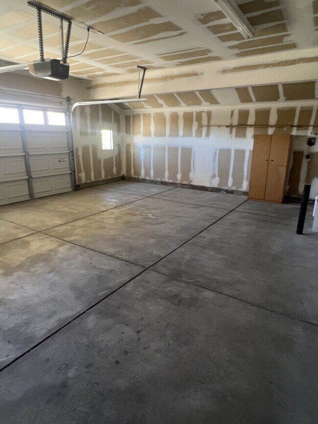 Building Photo - 1205 Shadow Glen Ln