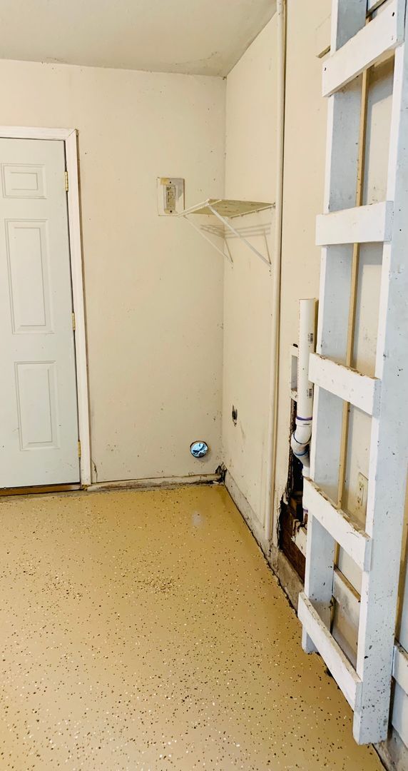 Building Photo - Awesome 3BD 2BA Home with HUGE Primary Bedroom in Lakewood Addition!!