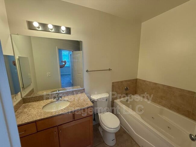 Building Photo - 414 Water St