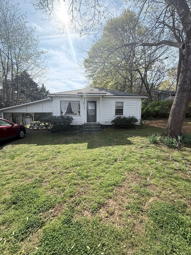 Building Photo - Two Bedroom Normaltown Home