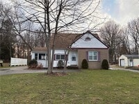 Building Photo - 1550 Chapman Dr