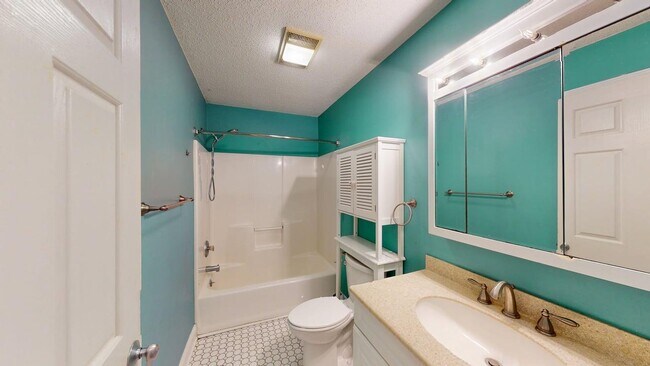 Building Photo - 367 London Rd