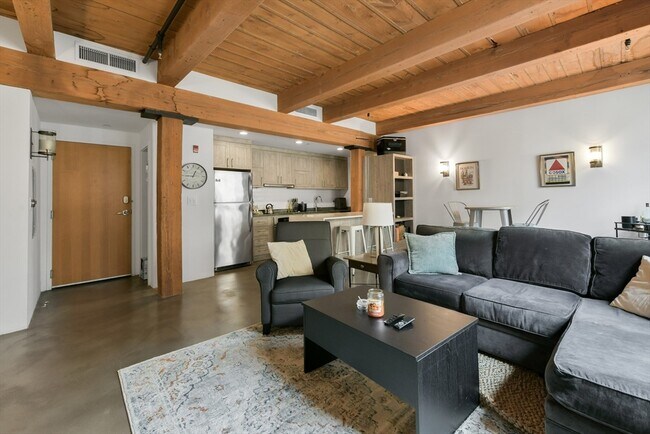 Building Photo - 90 Wareham St