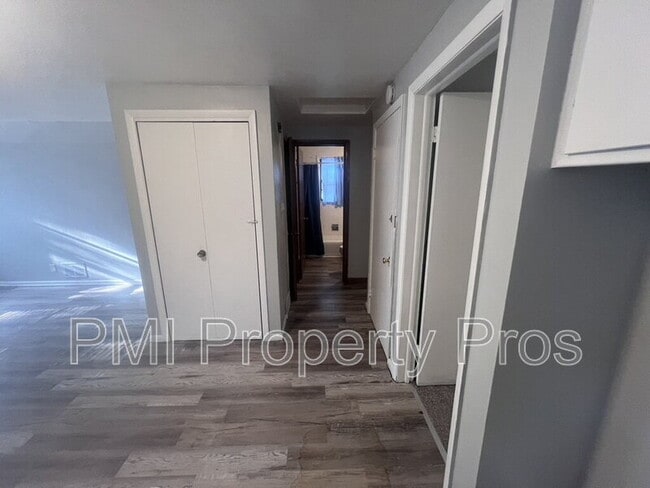 Building Photo - 4566 N 28th St