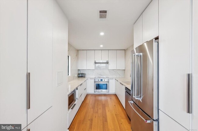 Building Photo - 501 Slaters Ln