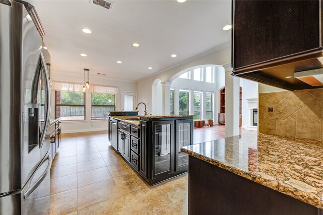 Building Photo - 1335 Altavilla Ln