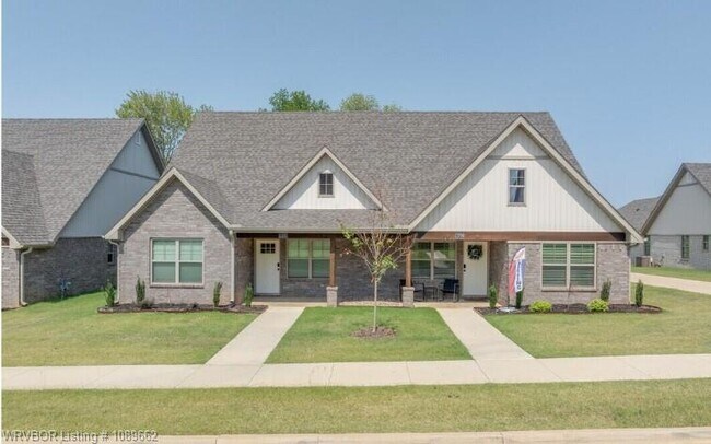 Building Photo - 11622 Maplewood Dr