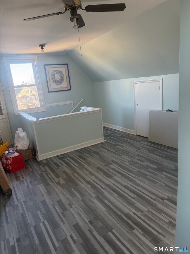 Building Photo - 26 Evergreen St