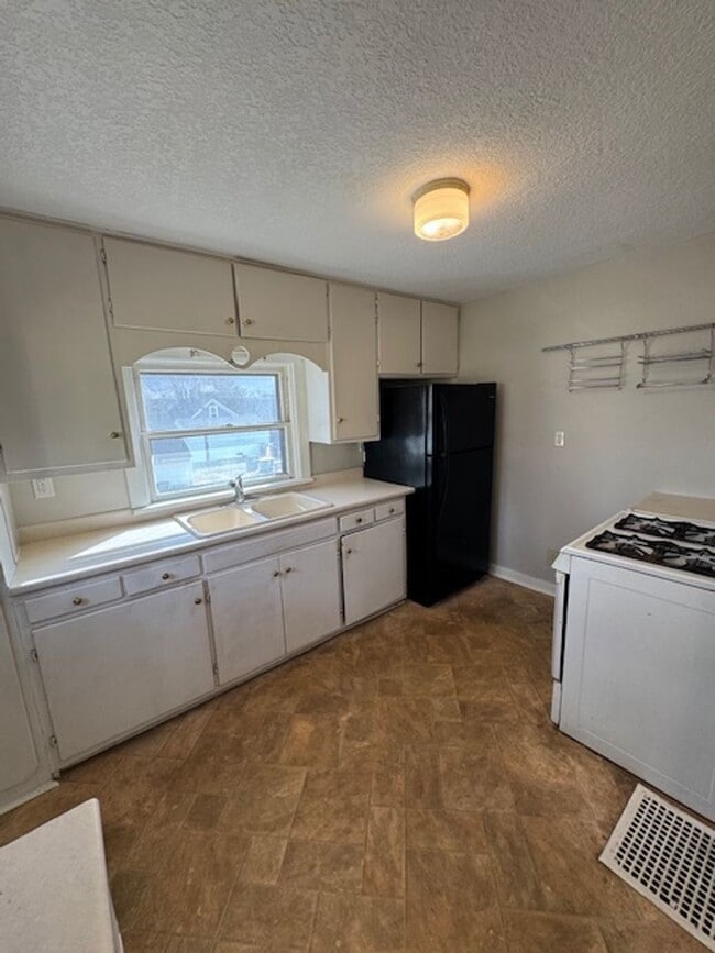 Building Photo - 1637 Howell St