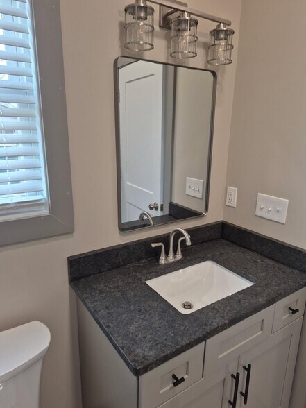 Building Photo - 4773 Bickford Ave