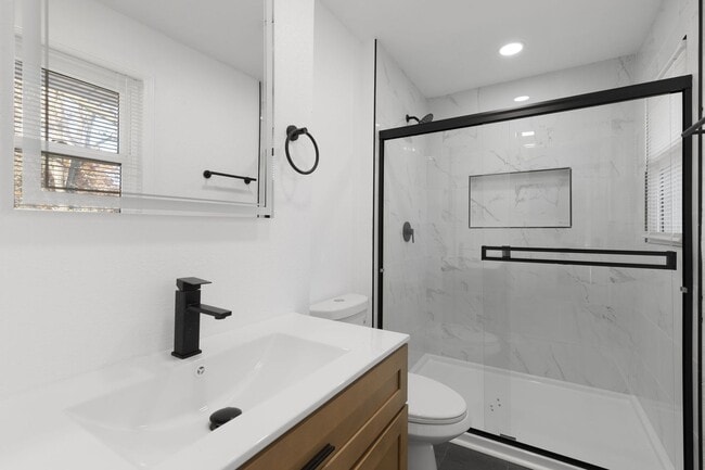 Building Photo - For Rent – Beautifully Renovated 4 Bedroom, 2 Bath Home