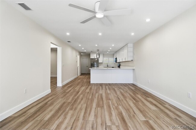 Building Photo - 11625 W Riverhaven Dr