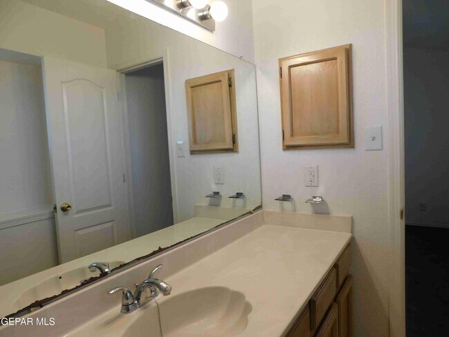 Building Photo - 8695 Pilgrimage Cir