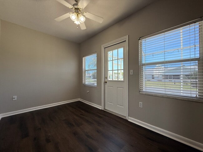 Building Photo - 4217 Avanti Cir