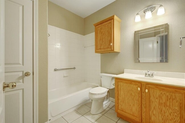 Building Photo - 904 Black Canyon St