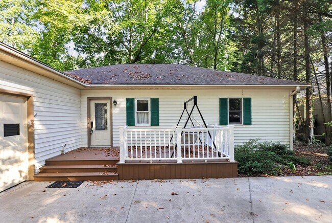 Building Photo - 151 Seagrove Ln