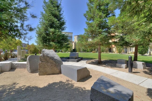 Building Photo - Exceptional End-Unit Townhome in Sterling Park – Palo Alto Living at Its Best!