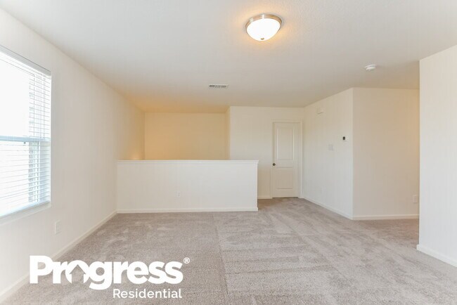 Building Photo - 763 Oakhurst Dr