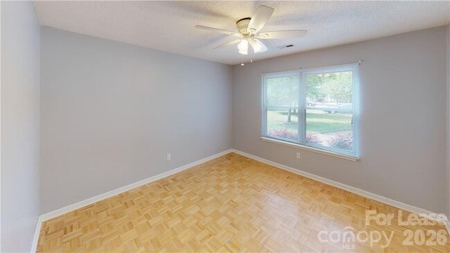 Building Photo - 13906 Glendevon Ct