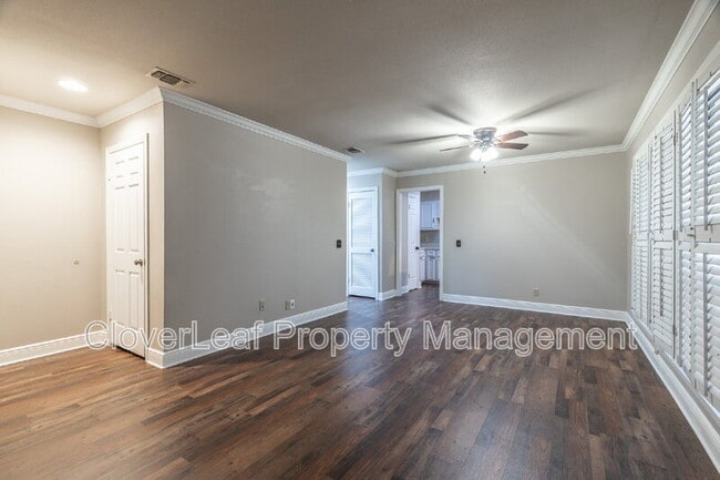 Building Photo - 165 W Rampart Dr