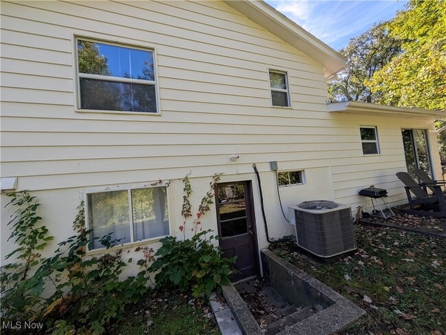 Building Photo - 1494 Hilton Dr