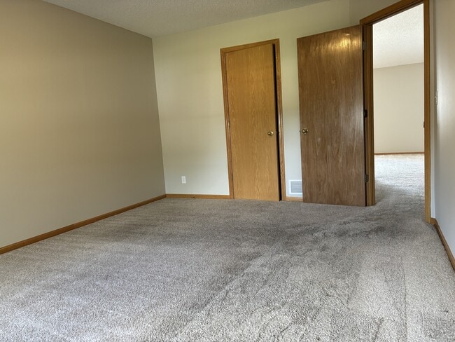 Building Photo - 1349 Willow Trail