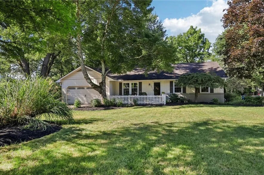 Building Photo - 244 Atterbury Blvd