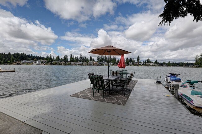 Building Photo - Lake Tapps Shared Home | Private 1 Bed, 1 Bath Unit Available