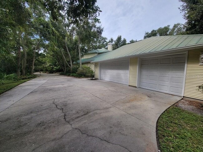 Building Photo - 1130 Anclote Rd
