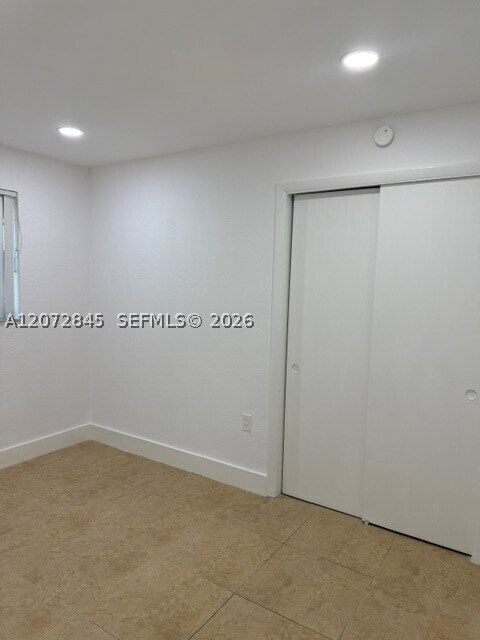 Building Photo - 4450 SW 67th Ave