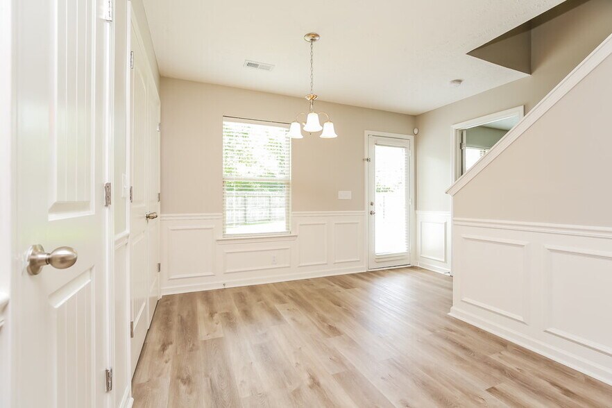 Building Photo - 1806 Warmingfield Dr