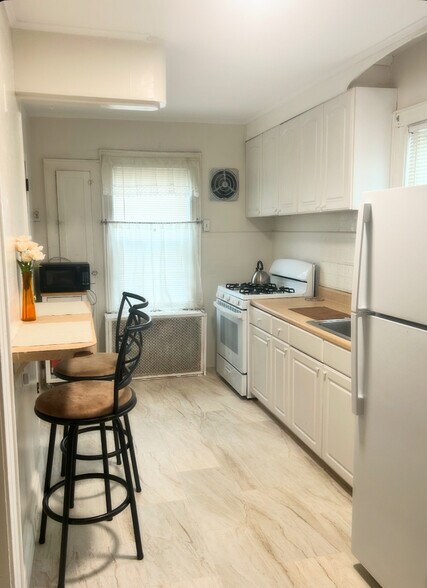 Building Photo - 24111 143rd Ave