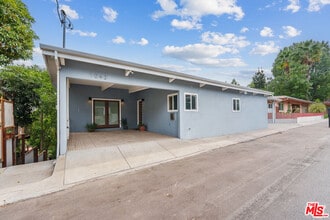 Building Photo - 1042 Olancha Dr