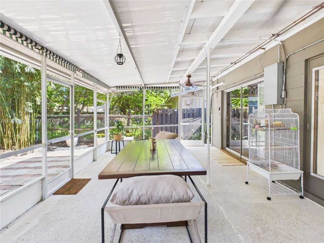 Building Photo - 1632 SW 28th Ave