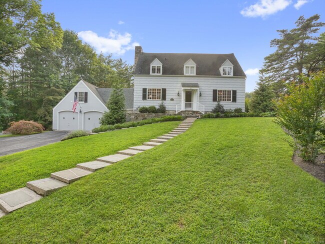 Building Photo - 15 Stanwich Ln